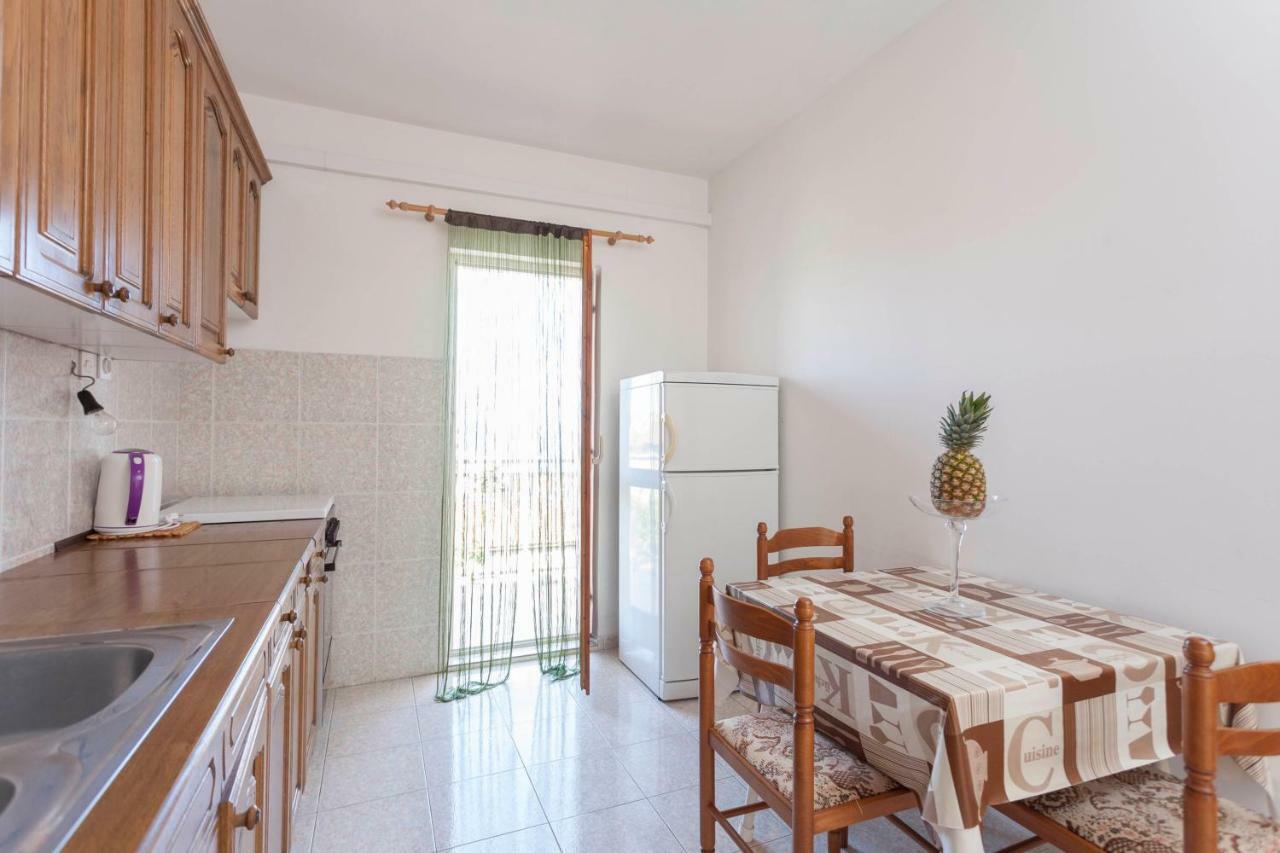 Apartment Ana *