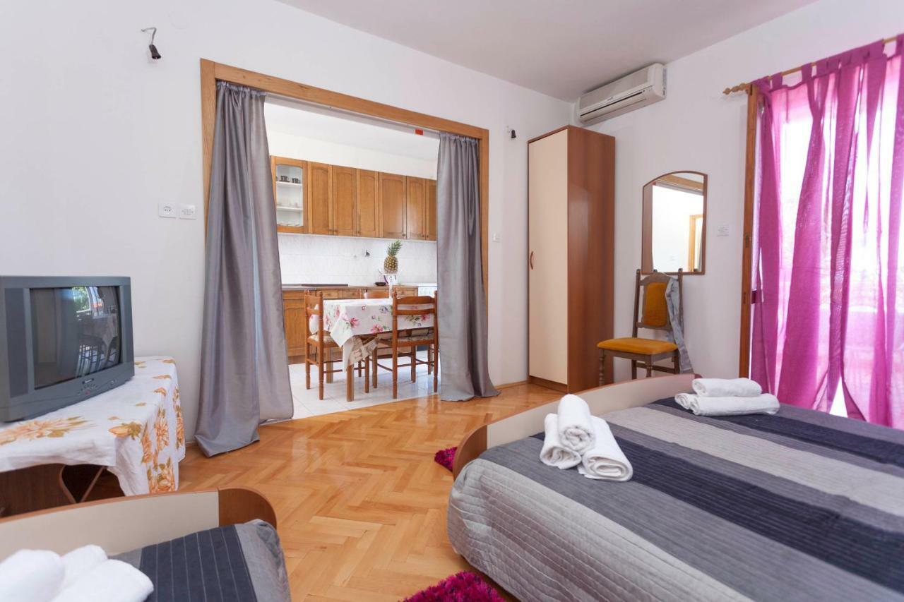 Apartment Ana *