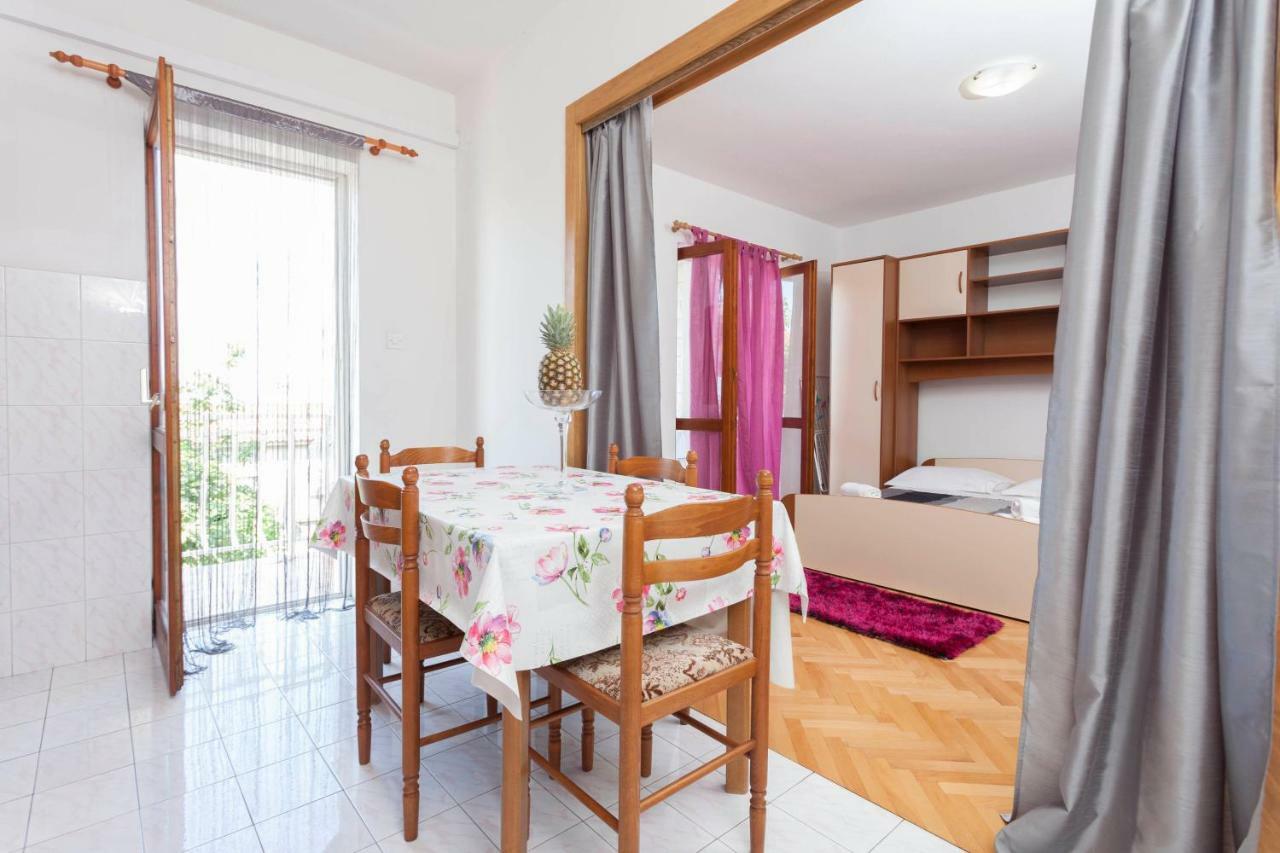 Apartment Ana *